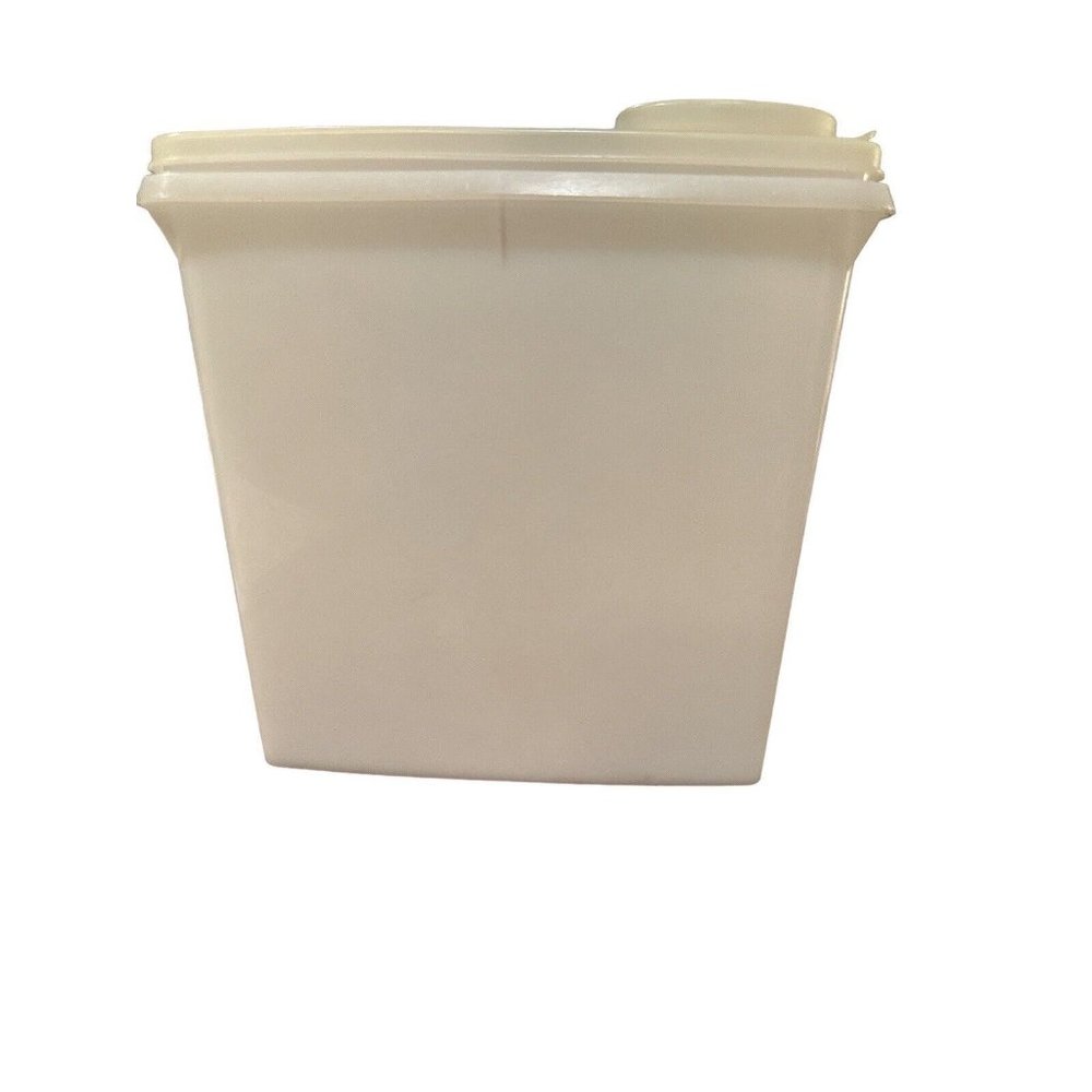 Tupperware 469-15 Clear Cereal Keeper Storage Container w/471-4 Flip Lid Vintage